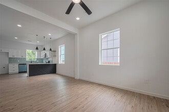 Building Photo - 1014 13th St