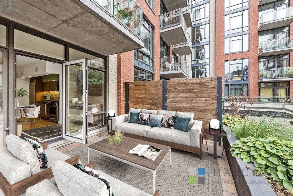 Building Photo - Smart & Fully Loaded Luxury 1.5 Bed