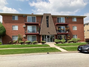 Building Photo - 17630 Rosewood Dr