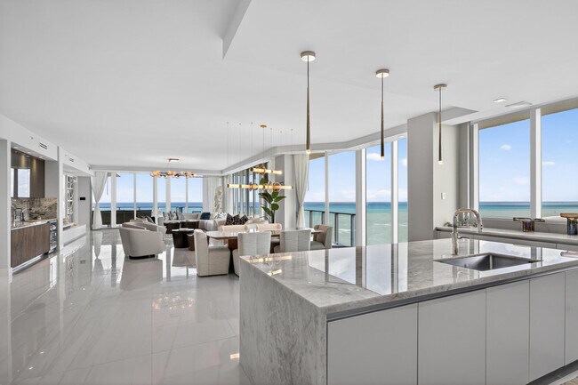 Foto del edificio - 3100 N Ocean Dr