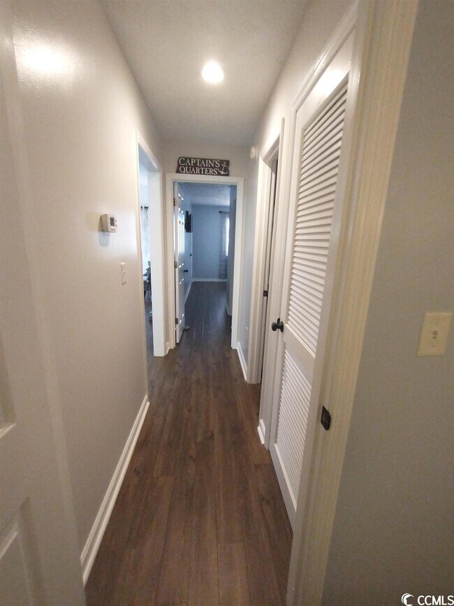 Building Photo - 4262 Pinehurst Cir