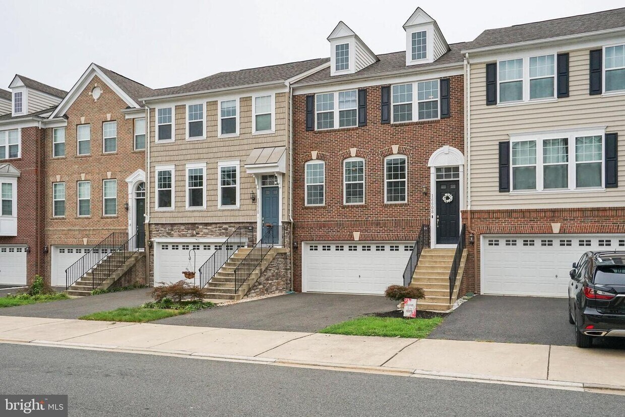 Primary Photo - 16608 Danridge Manor Dr