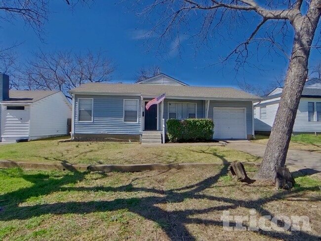 Building Photo - 737 SE 3rd St