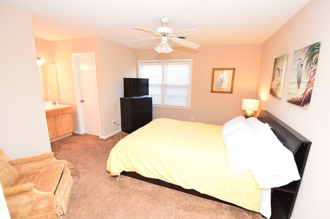 Foto del edificio - 617 Plymouth Dr