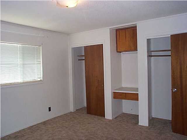 Foto del edificio - 596 Florosa Ct