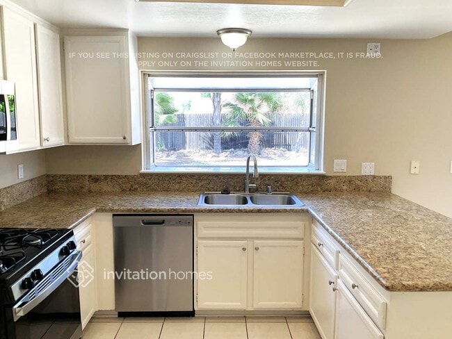 Building Photo - 12625 Softwind Dr
