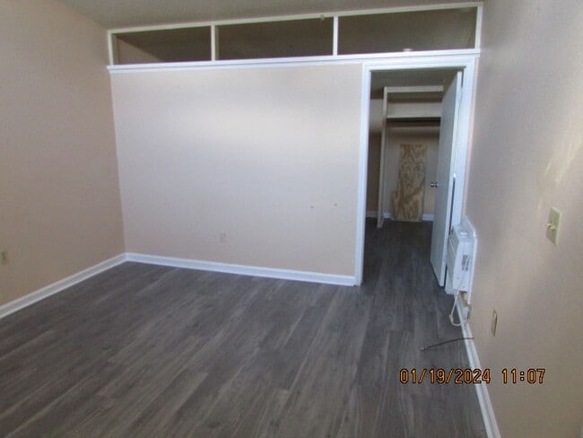 Building Photo - 360 N Magnolia St