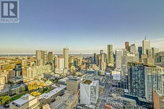 Building Photo - 386 Yonge St
