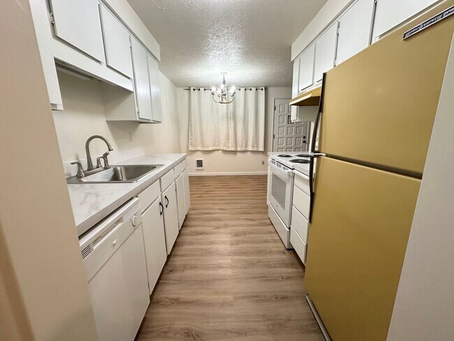 Foto del edificio - 6055 SW 68th Ct