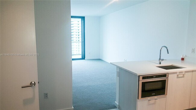 Foto del edificio - 501 NE 31st St