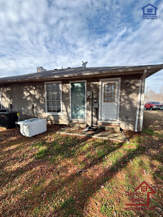 Foto del edificio - 459 Oriole Dr