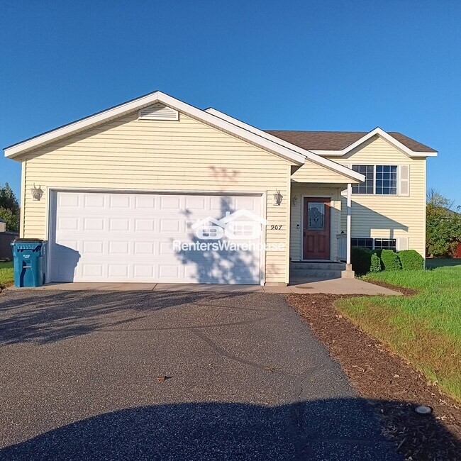 Foto del edificio - 907 3rd Ave NE