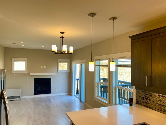 Building Photo - 2389 Lund Rd