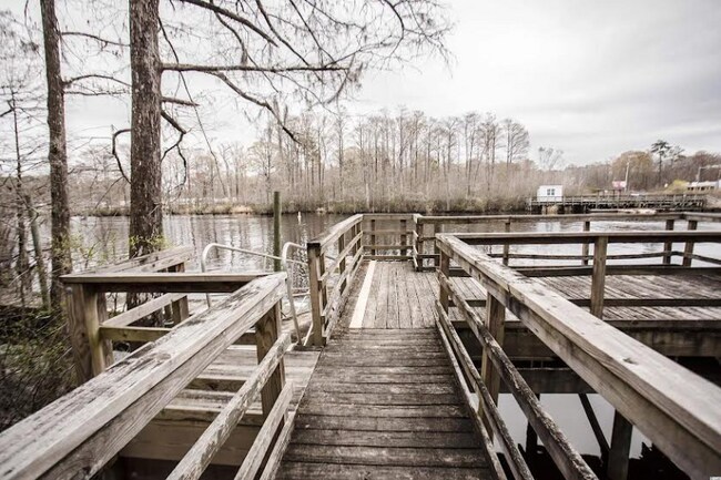 Foto del edificio - 6022 Dick Pond Rd