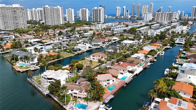 Foto del edificio - 3226 NE 168th St