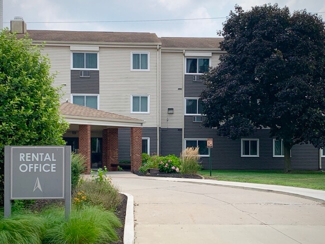 Building Photo - Creekwood Apartments