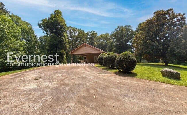 Building Photo - 466 Hays Hollow Rd