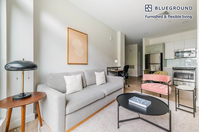 Building Photo - 449 Canal St