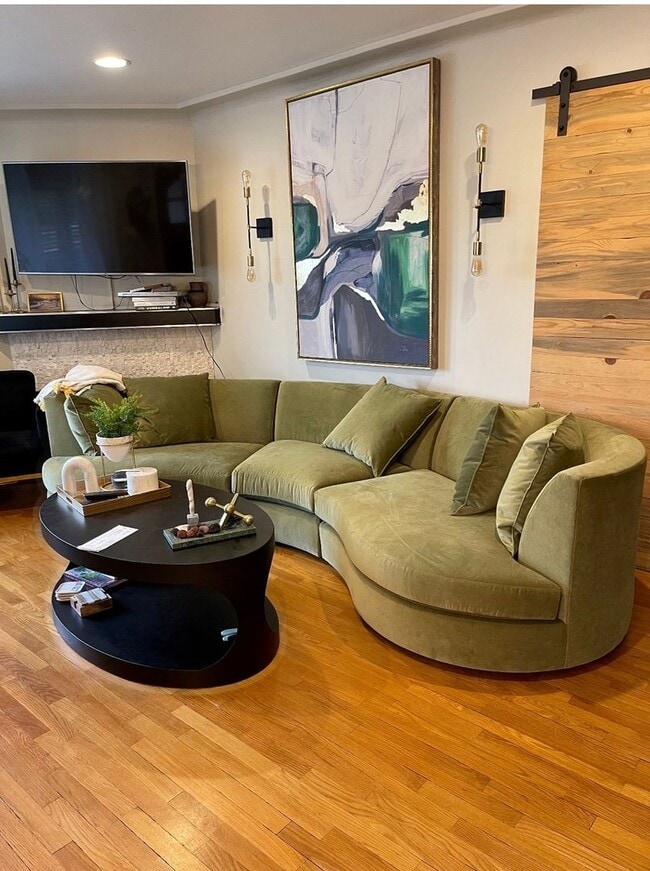 Building Photo - 2650 Cook St