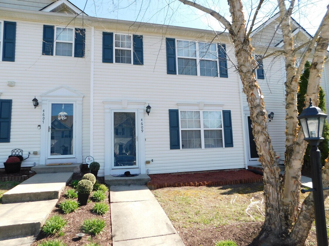 4609 Milfax Rd, North Chesterfield, VA 23225 Townhouse for Rent in