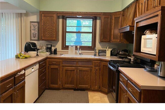 Foto del edificio - 5 br, 4 bath House - 18xxx 28th Avenue N