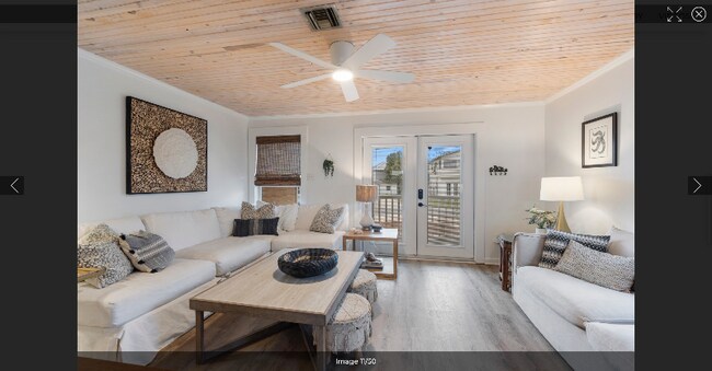 Foto del edificio - 22111 Bataan Ave