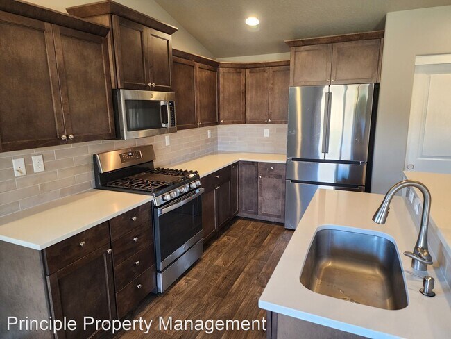 Foto del edificio - 3 br, 2 bath House - 5038 Squirrel Street