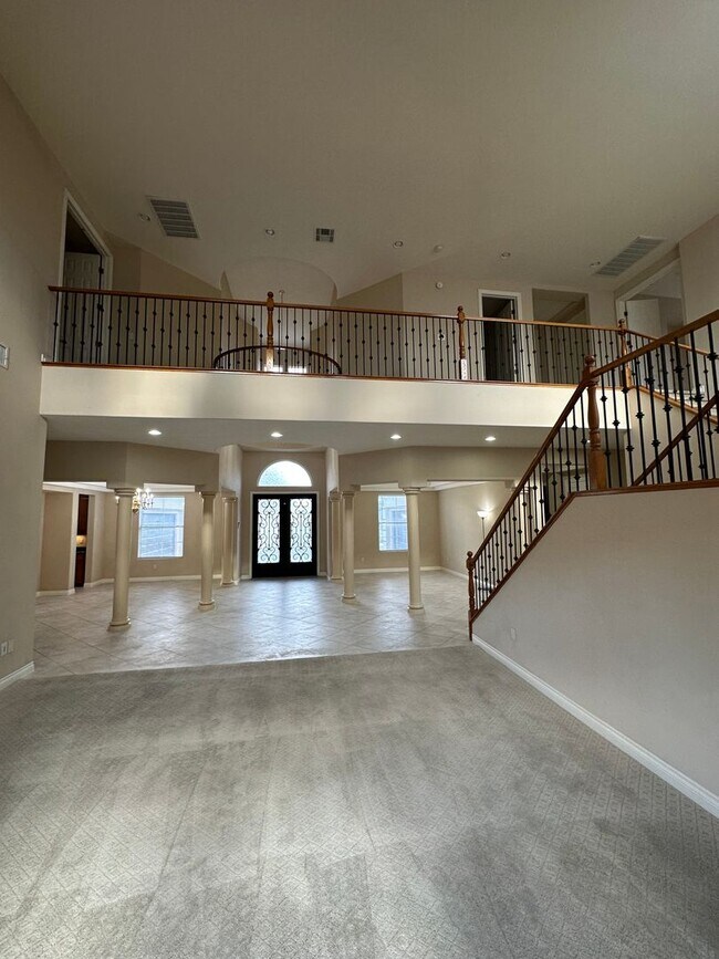 Foto del edificio - GORGEOUS GATED 2-STORY CUSTOM HOME FOR REN...