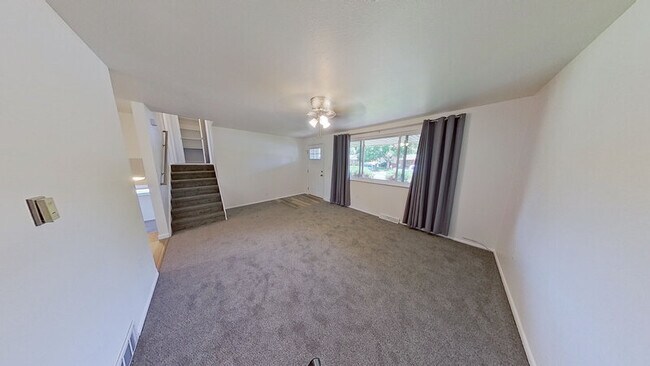 Photo - 4675 Holland St House