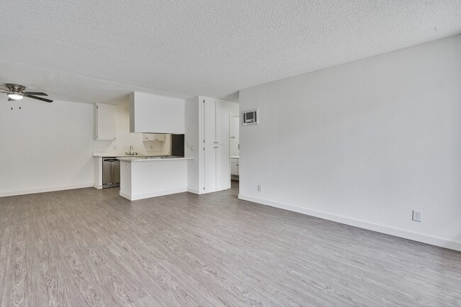 Building Photo - Gramercy Apartments