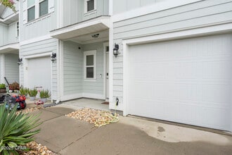 Building Photo - 7522 Shadow Lake Dr