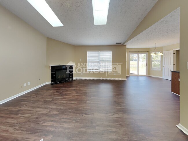 Building Photo - 1418 Fall Ridge Drive