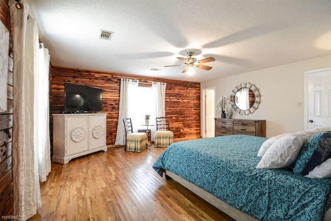 Foto del edificio - 252 Briarwood Loop