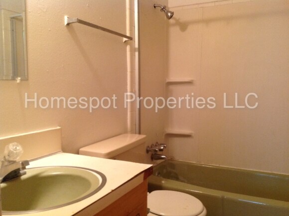 Foto del edificio - 1024 W 15th St