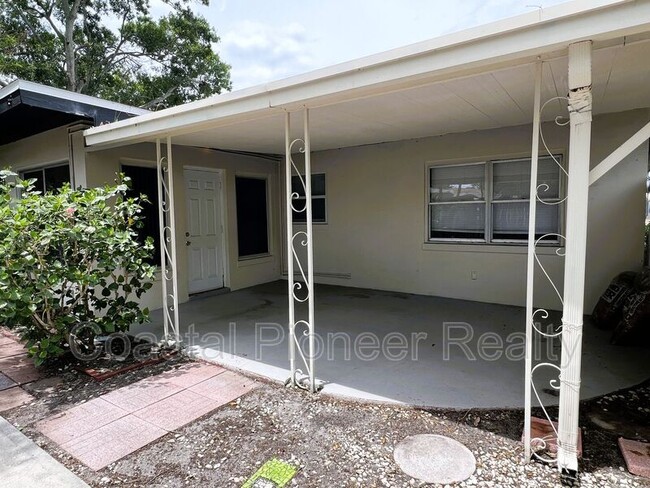 Building Photo - 2489 Del Rio Way