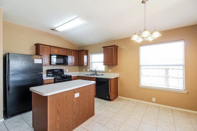 Building Photo - 2204 Tailburton Ct