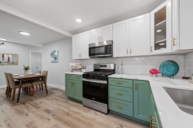 Building Photo - Abington Township Beautiful Rancher in Mea...