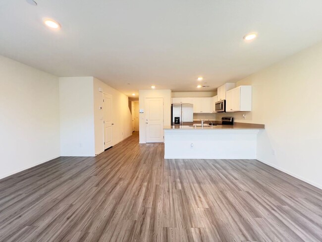 Building Photo - 9935 Daffodil Hls St