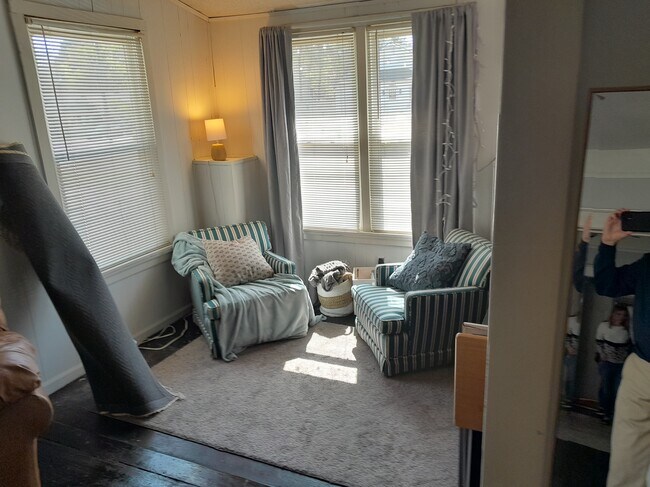 Building Photo - 1865 Central Ave