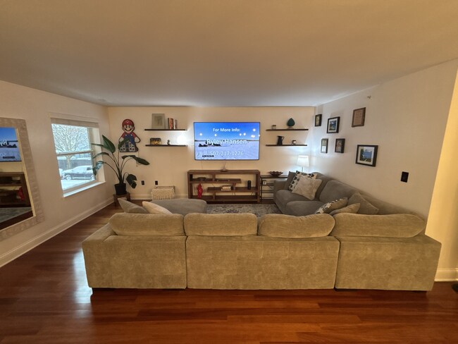 Foto del edificio - 1550 N Warren Ave