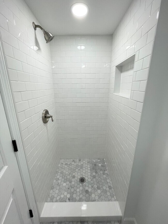 Foto del edificio - Newly Renovated 1 bedroom