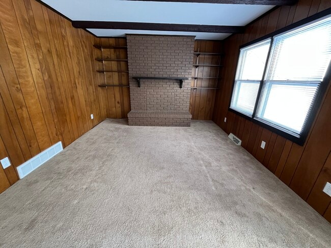 Building Photo - 615 Washington Ave