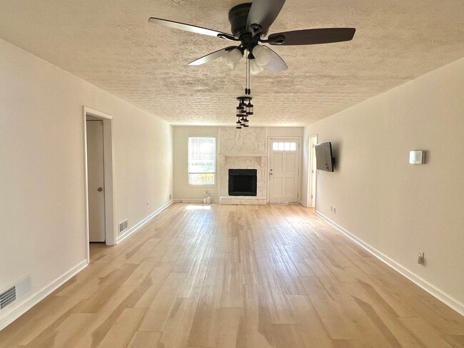 Foto del edificio - 2502 Wildrose Cir