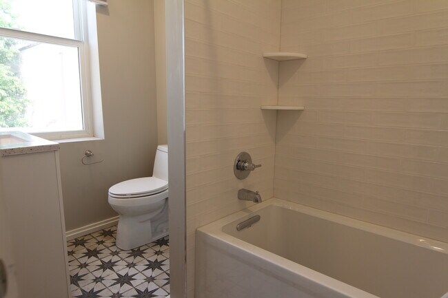 Foto del edificio - 3945 Baring St