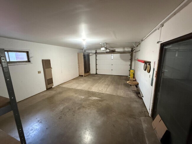 Building Photo - 213 S Monroe St