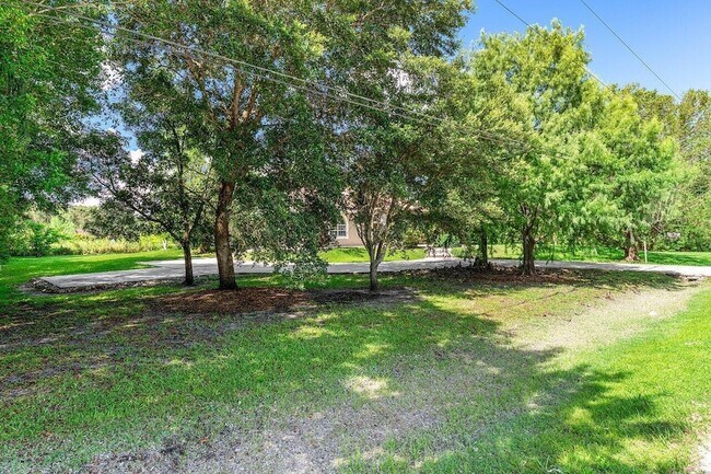 Foto del edificio - 12208 75th Ln N
