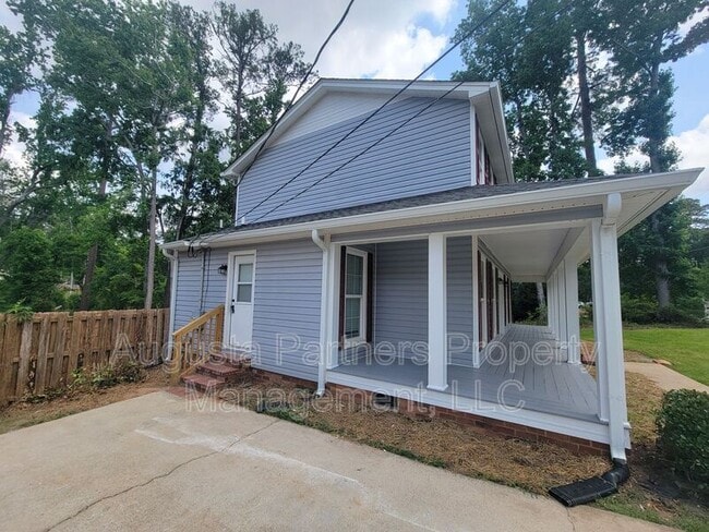 Building Photo - 165 Ashley Cir