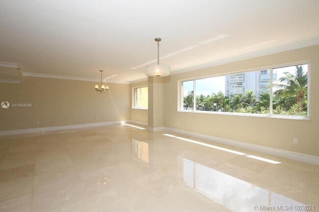 Building Photo - 650 Ocean Dr