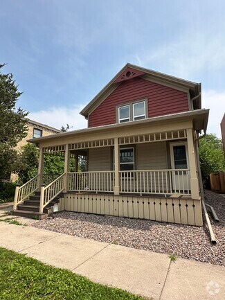 Building Photo - 275 E Green Bay Ave