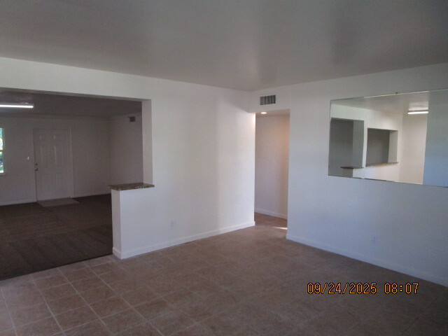 Foto del edificio - 715 Essex Rd